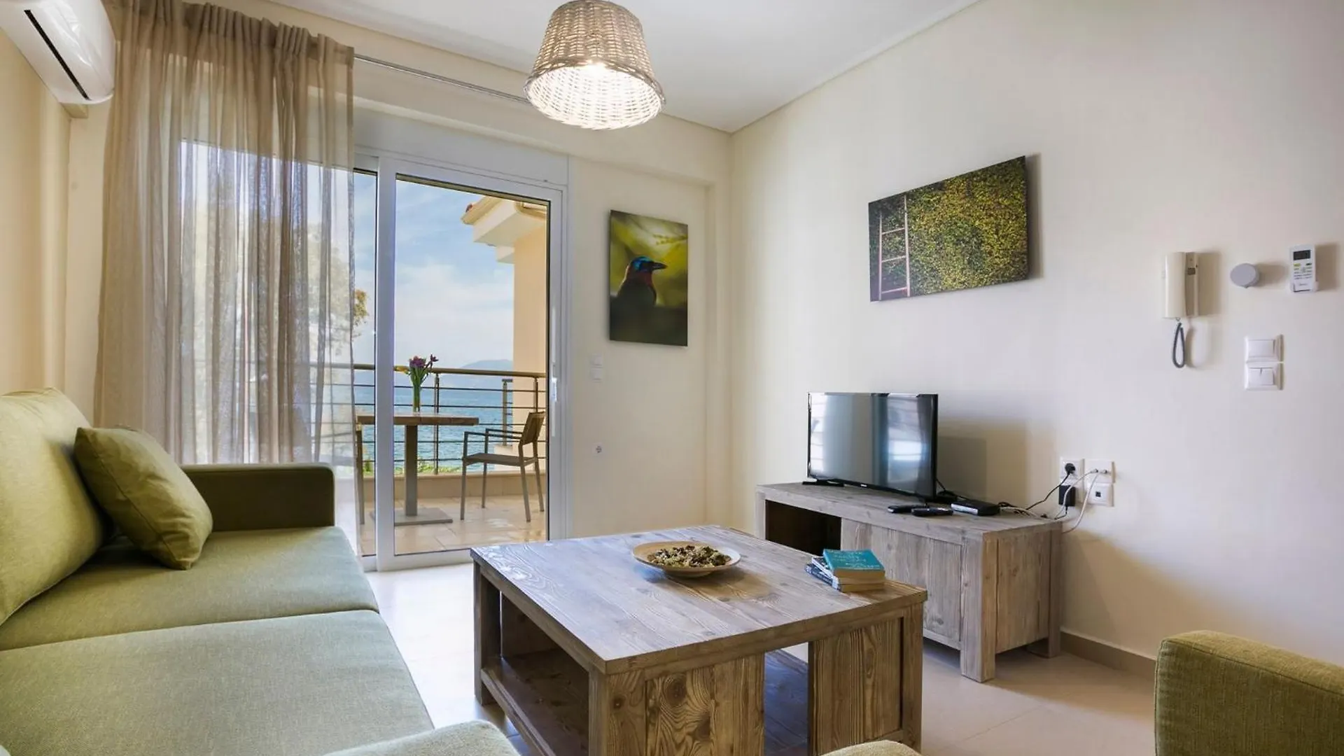 Deluxe Kefalonia Apartment Apartment Leyland 1 Bedroom Pool And Sea View Karavomilos Karavomylos Grécia